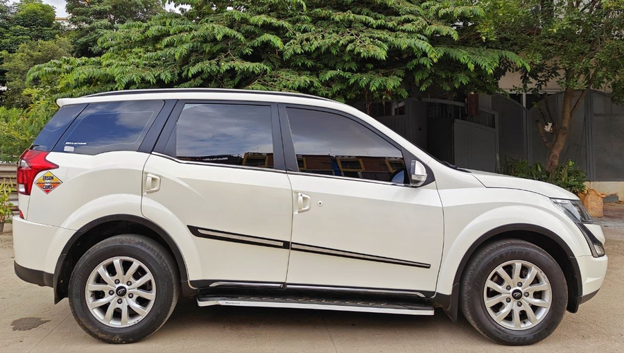 2019 Mahindra XUV 500 W11
