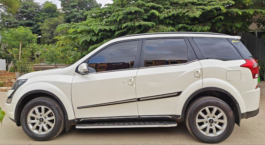 2019 Mahindra XUV 500 W11