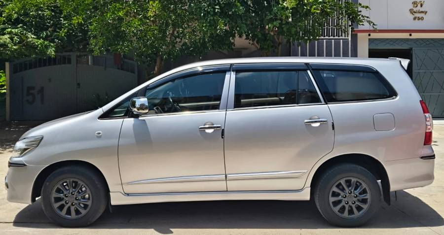 2016 TOYOTA INNOVA 2.5 G