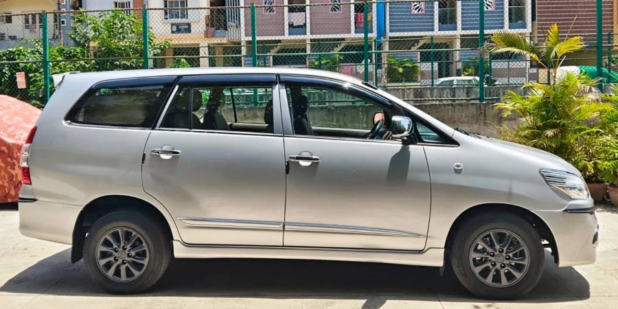 2016 TOYOTA INNOVA 2.5 G